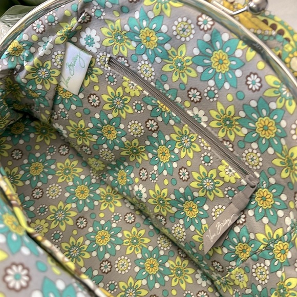 NWNT- 🍋 Vera Bradley Lemon Parfait Eloise Kiss Clasp Purse and case. - Picture 8 of 12